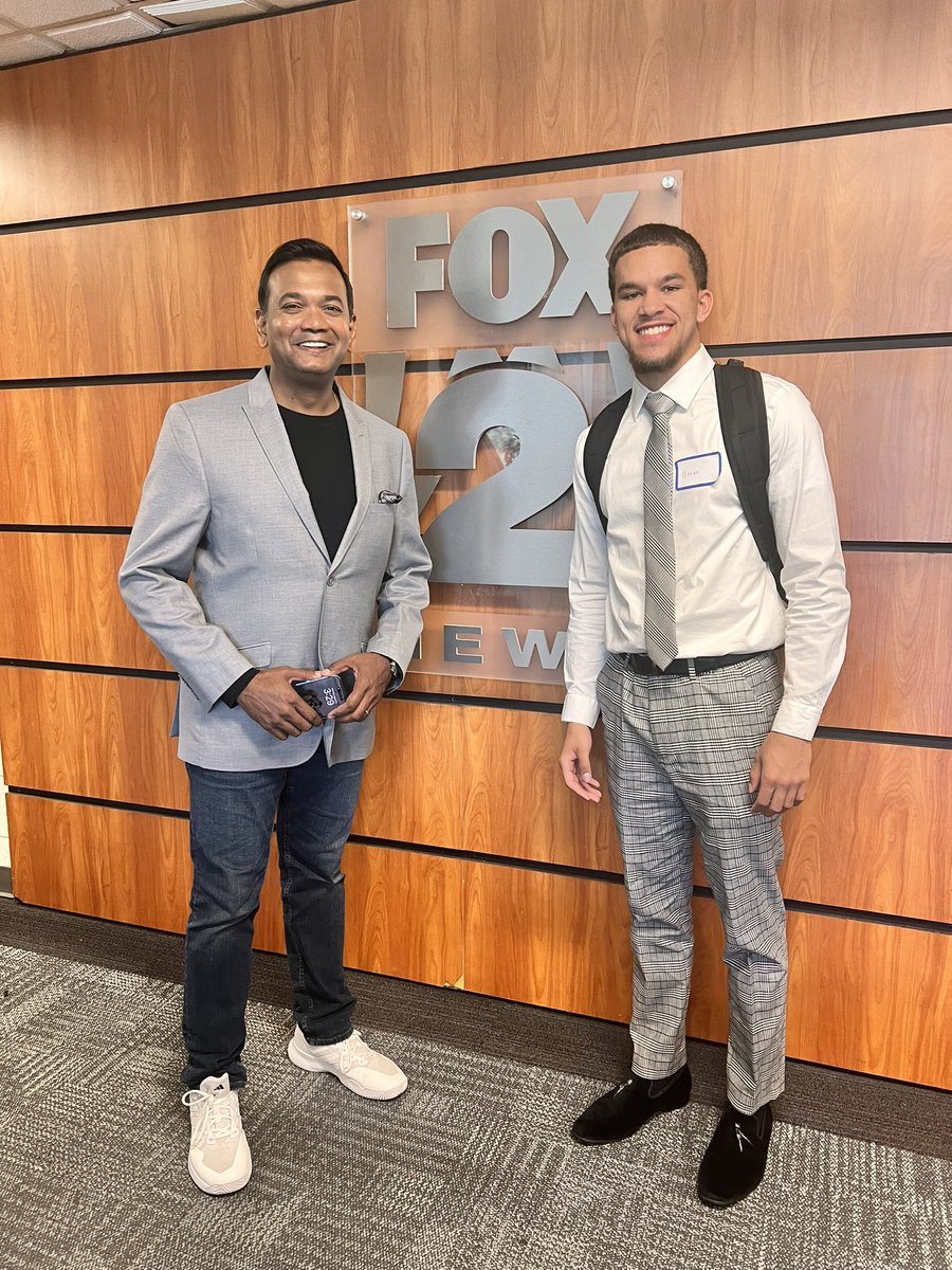 b_mcqueary6's tweet photo. What an amazing experience today at @FOX2News and @detroitnews Michigan Media Access Day!!! https://t.co/K2mlxjzEms