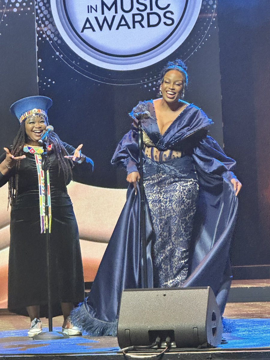 RebobonyeS7662's tweet photo. IPELENG AT THE BASADI IN MUSIC AWARDS 
#IpelengRSelepe https://t.co/0TMO2uttBY