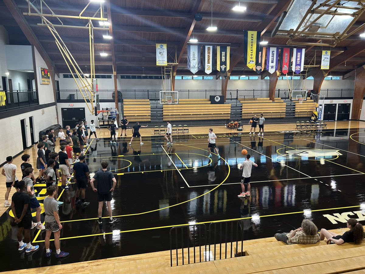 Relentless_Hoop's tweet photo. Some Standouts From Oglethorpe’s Elite Camp:
Corey Gatlin
O’Neill Connolly
James McGriff
Charlie Gallagher 
Parker Donaldson
Jordan Harris
Carter Watkins
Chase James-Robinson
Brennan Gregoire
Jake Stephens https://t.co/lUE5ws5Wq8