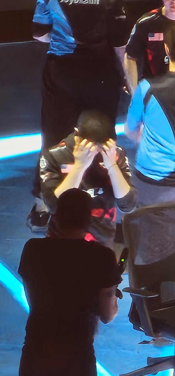 Migixie22's tweet photo. @RollDizz that happens when they kick you from faze
#RocketLeague #rlcsworlds https://t.co/WqukJj5xP8