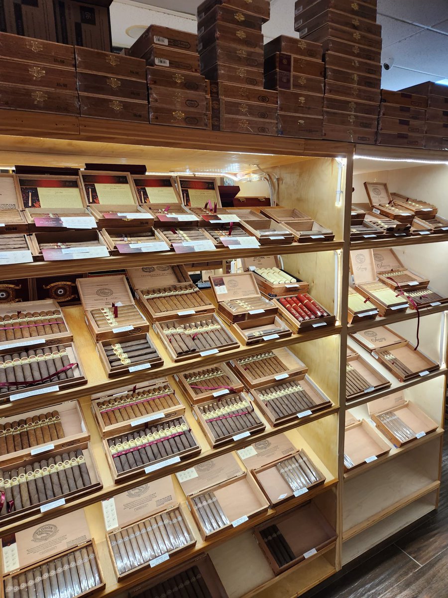 MiamiHumidor's tweet photo. The Padron Wall at Miami Humidor!
#PadronCigars #Padron1926 #Padron1964 #Padron95 #Padron96 #Padron https://t.co/sRAuTGrn3B