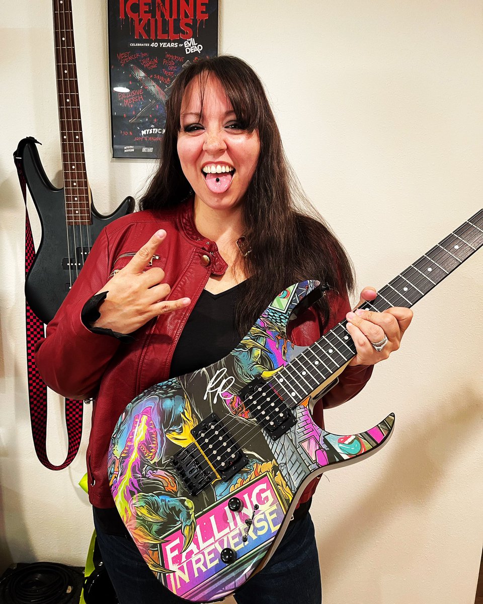 KokoKapwn's tweet photo. Got my @FIROfficial rockzilla guitar today!   @RonnieRadke  I love this!! https://t.co/GVfOBp3COM