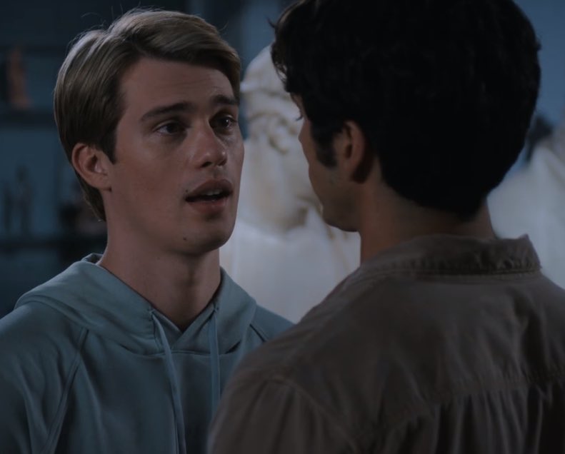 thisdracarys's tweet photo. henry “por favor, seja paciente comigo, e eu prometo que vou tentar ser corajoso por nós. pq quando eles escreverem a história da minha vida eu quero q ela inclua você. e o meu amor por você”

alex “história, hein? a gente pode fazer história”

e foi aqui que eu chorei (muito) https://t.co/wB72Vlzk3i