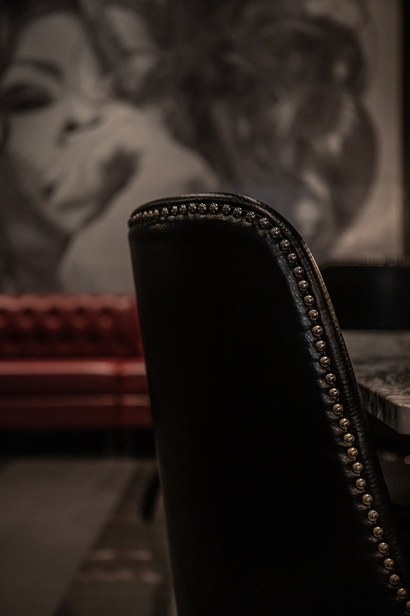 What happens at #Caesar's lounge stays at Caesar's lounge!

#albertabeef
#calgary #alberta 
#caesarssteakhouse
#calgarydowntown 
#yycsteak #yycrestaurants  #yycwine #yycsteakhouse #iconicsteakhouse #yyclocal #yyccocktails #tourismcalgary 
#ritualofcelebration