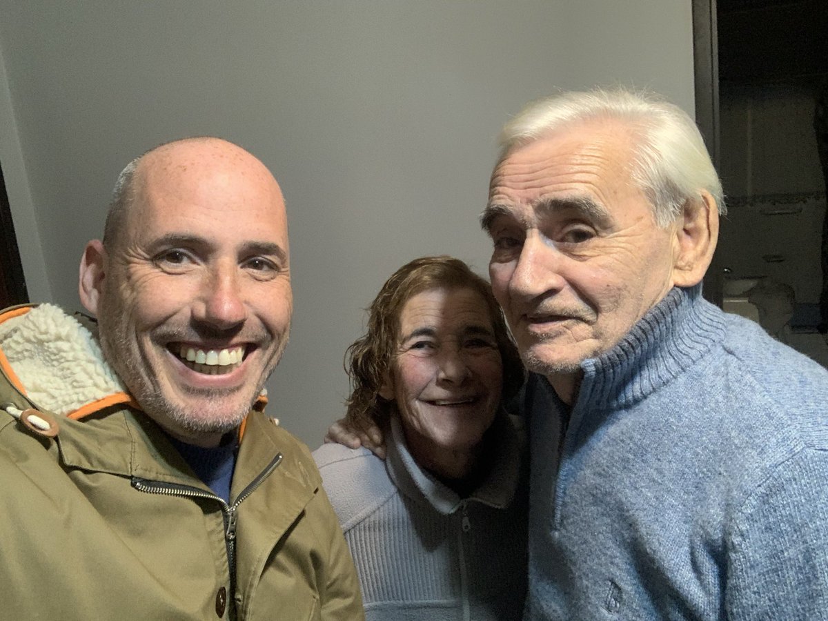 chubyleguizamon's tweet photo. Pasada por lo de los viejos como antes de cada elección!!! Gracias por estar siempre!!! Los amo @RubenChuby @grabrown2

Mañana con todo!!! 

#PrimeroLaCiudad
#JulioGarro2023

@JulioGarro https://t.co/YDzkVvSv6O