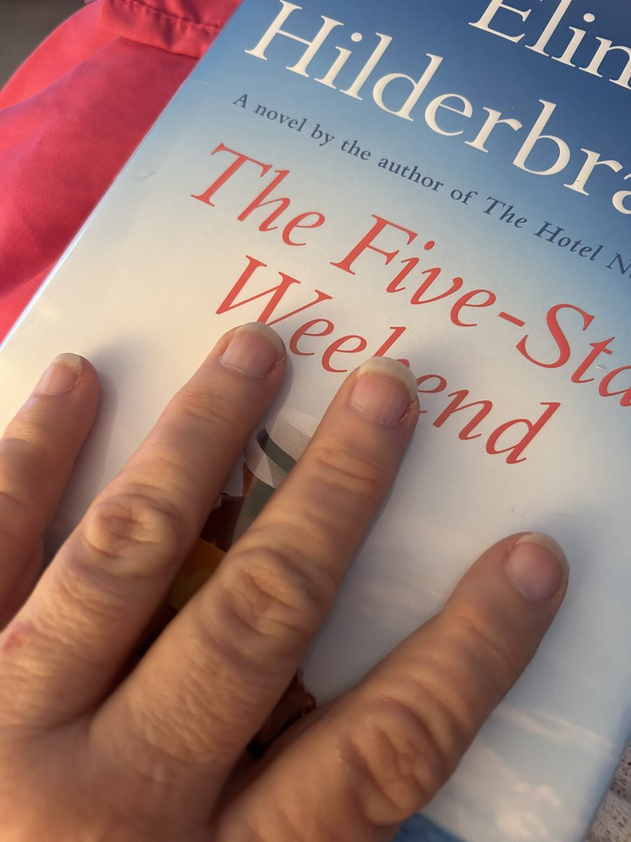 JulieJordanScot's tweet photo. Ok finished this one in two days. It was ridiculously captivating. Now I want to have my own Five Star Weekend! #FiveStarWeekend #ilovereading https://t.co/HTFT49xQYf