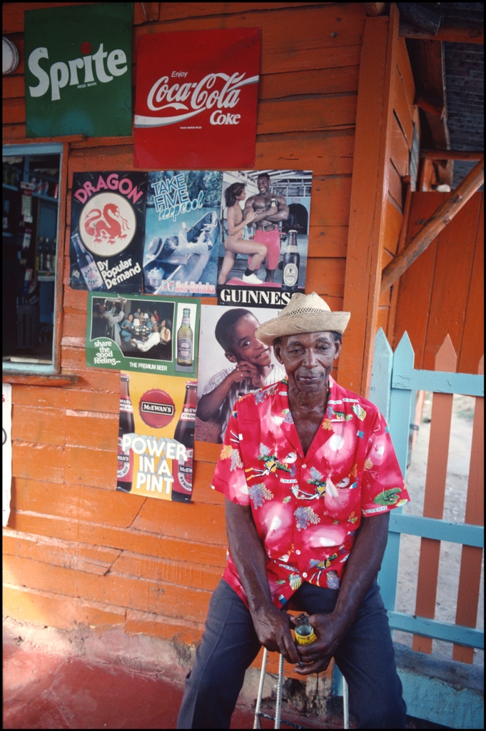 Moses Deans of The Jolly Boys, one of it's earliest members seen at Boston Bay (home of the famous Jerk chicken), Jamaica - 1990
<a href="/jollyboysmusic/">Jolly Boys</a> 
#jollyboysmusic #geejammusic #bostonjerk

Stream or Download: link.geejammusic.com/Day-O