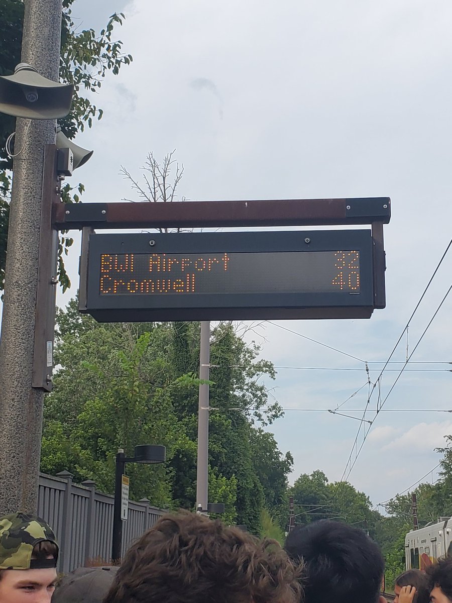 BrookesJeff's tweet photo. @mtamaryland @mtamaryland Really? Why are we taking lite rail if this is the best you can do? https://t.co/yf7MDBKrJE