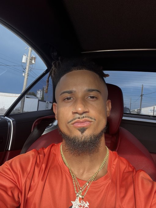 Face card 🤯 https://t.co/f56hYzJySm