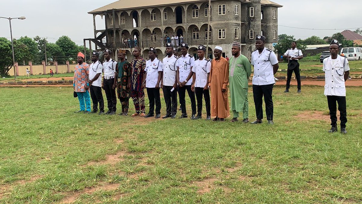 roqibtunde's tweet photo. Sadr sahib Majlis Khuddam  Ahmadiyya Nigeria during hoisting of flag and match past at the 2023 Regional Ijtema at Mahmud Ahmadiyya College, Ijede for Lagos Region.

#khilafah
#jumat
#ahmadikids
#atfalijtema 
#AhmadiYouths
#modelforworldyouth
#Salat https://t.co/MJuaY9Pd2k