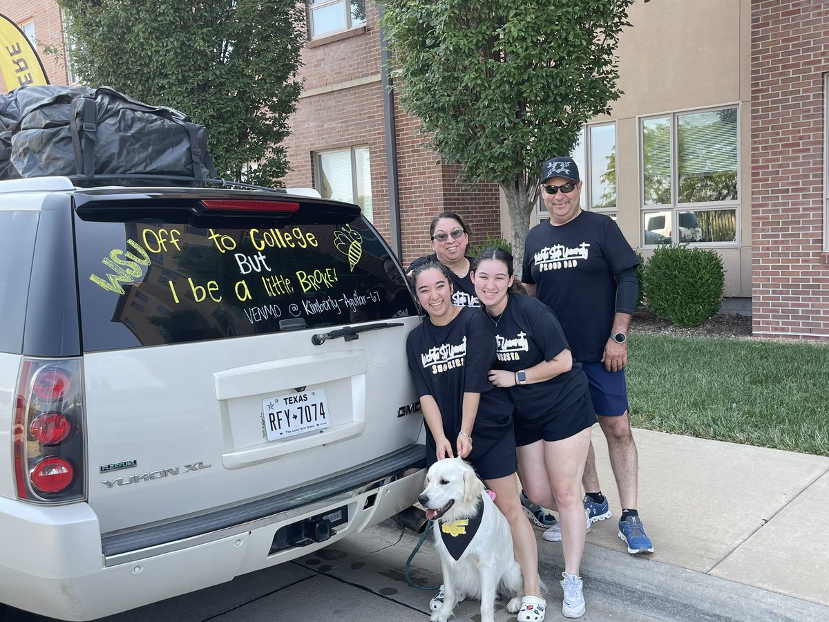 DAY 1 of <a href="/WichitaState/">Wichita State</a> #WSUmovein23. Love welcoming our students &amp; families to campus. Shout out to our amazing staff &amp; volunteers for making today a smooth transition for all. #LetsGetIt #shockernation