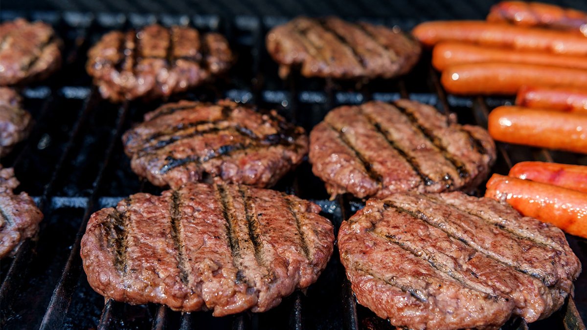 Guess who's cookin' up some food on Tuesday at our meeting?!?! We will be having Dakota Butcher serving some of their hot dogs and hamburgers. Oh did we mention they have the best buns?!?!?🍔Be sure to be at our Annual Meeting and Member Appreciation event starting at 4:30 pm!