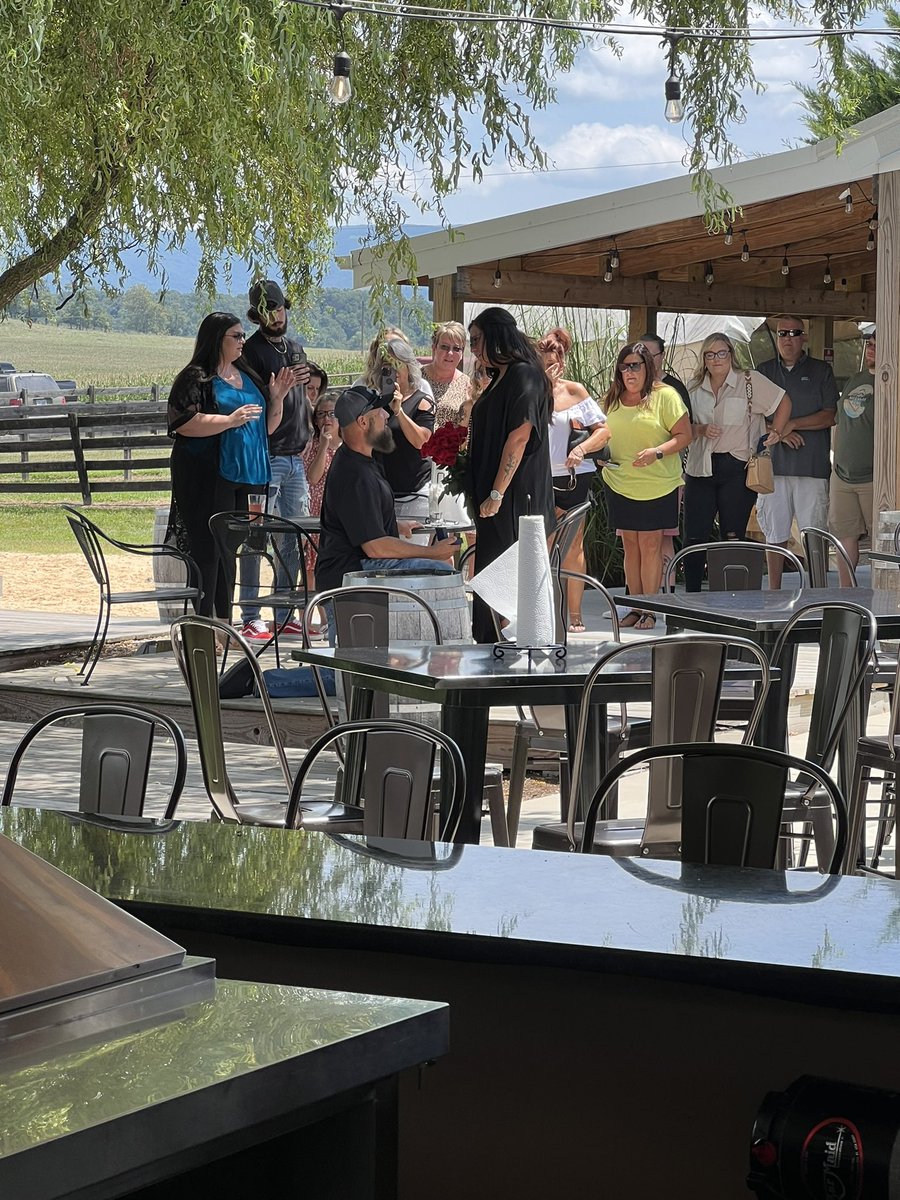 Stable_Craft's tweet image. Proposal today. #wedding #lovebeer #favoriteplace