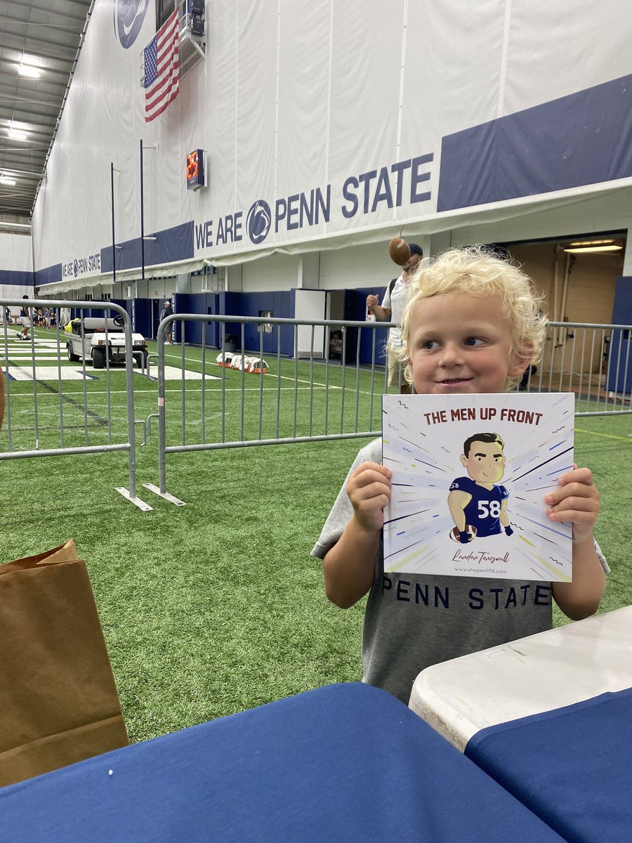 IbrahimT75's tweet image. Our fans are the best and today proved it! Thanks to all of our fans for coming to the @HappyValleyUtd Fan Fest and we can’t wait to see you in Beaver Stadium soon!