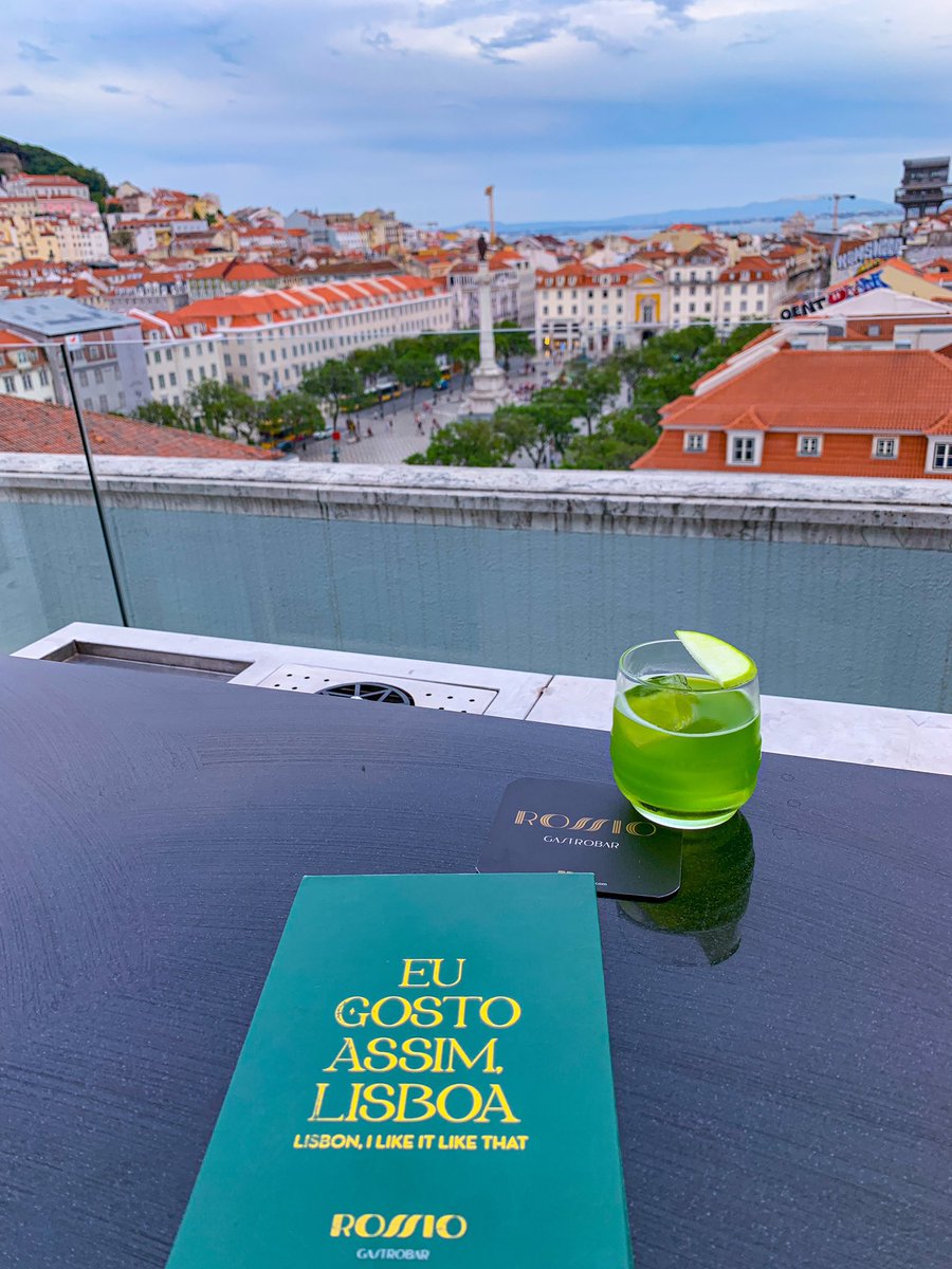 carlybbbenson's tweet photo. Introducing #MocktailMoments from my hangover free adventures around the world. This one is an apple ginger beer concoction at Rossio Gastrobar.

📍Lisbon, Portugal https://t.co/5aStlGQPjg