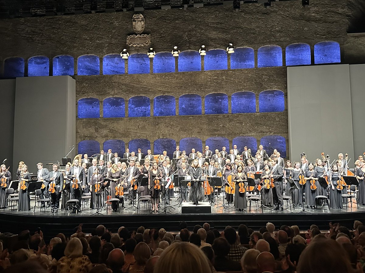 Ein grandioser Abend mit dem <a href="/rsowien/">ORF Radio-Symphonieorchester Wien</a>  bei den Salzburger Festspielen mit Elim Chan am Dirigentenpult -Gänsehaut mit Prokofiew und Rachmaninow! #felsenreitshule#salzburg#festspiele <a href="/oe1/">Ö1</a>