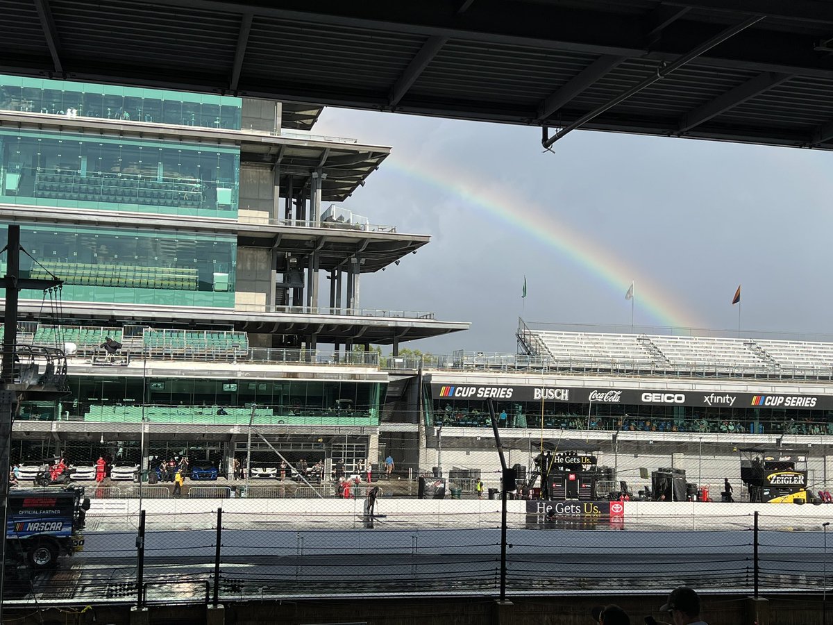 tylerlee_3384's tweet photo. We always knew this was βgoldβ, but now the Almighty has confirmed that @IMS is the gold standard. #brickyardweekend https://t.co/GFgNxTm1wQ