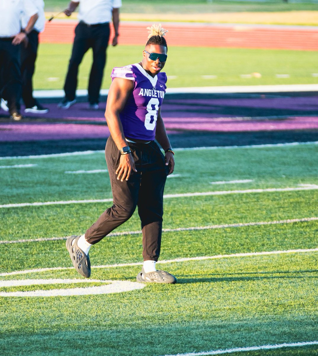LaTishaStaten9's tweet photo. HIM! #GodsPlan #Wildcats #SolidGroup @robostat @RJStaten8 https://t.co/hnlkYPyBHt