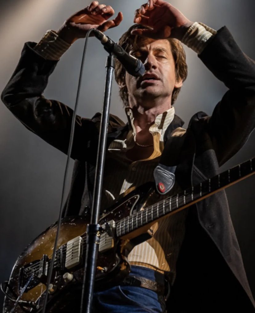 AlexPTurner's tweet photo. Entra. Na. Minha. Casa.
Entra. Na. Minha. Vida.
Mexe. Com. Minha. Estrutura. https://t.co/Wc2GEJjfp0