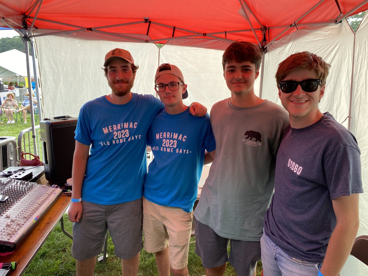 SeymourJonathan's tweet image. Great to see Ben, Tyler, Jimmy, Matt, Sage, Veneti and Ethan at Merrimac Old Home Days tonight #Classof2020