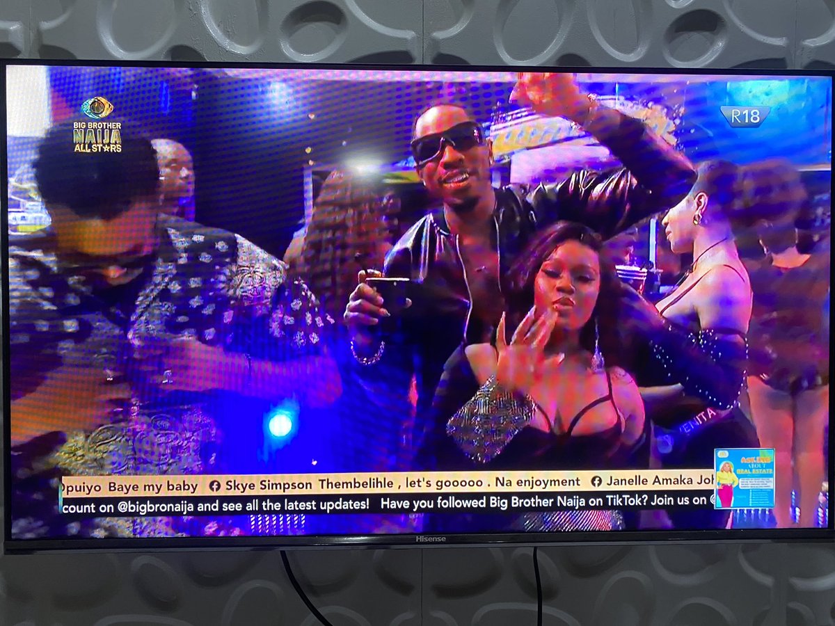 Irebamiolakanm1's tweet image. My new ship #IkeCe 🤣🤣🤣🤣 

@yhettyqueen1_ see ooo HOH and BFF duty 🤣

@BBNaija #bbnaijaAllstars