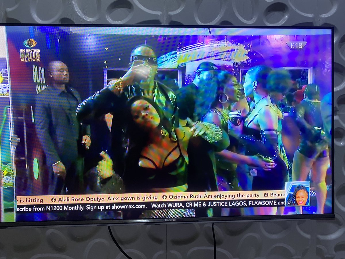 Irebamiolakanm1's tweet image. My new ship #IkeCe 🤣🤣🤣🤣 

@yhettyqueen1_ see ooo HOH and BFF duty 🤣

@BBNaija #bbnaijaAllstars