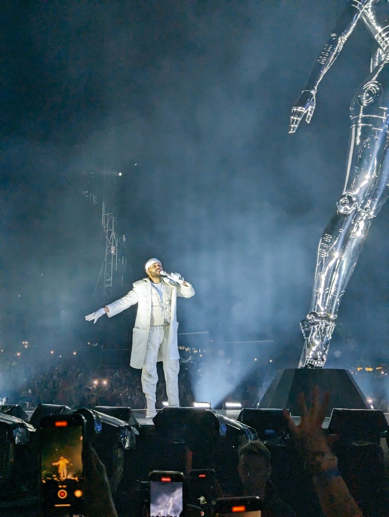 keevitajaM's tweet photo. Thank you for tonight! @theweeknd #AHTDTallinn https://t.co/9nI4GHZA2e