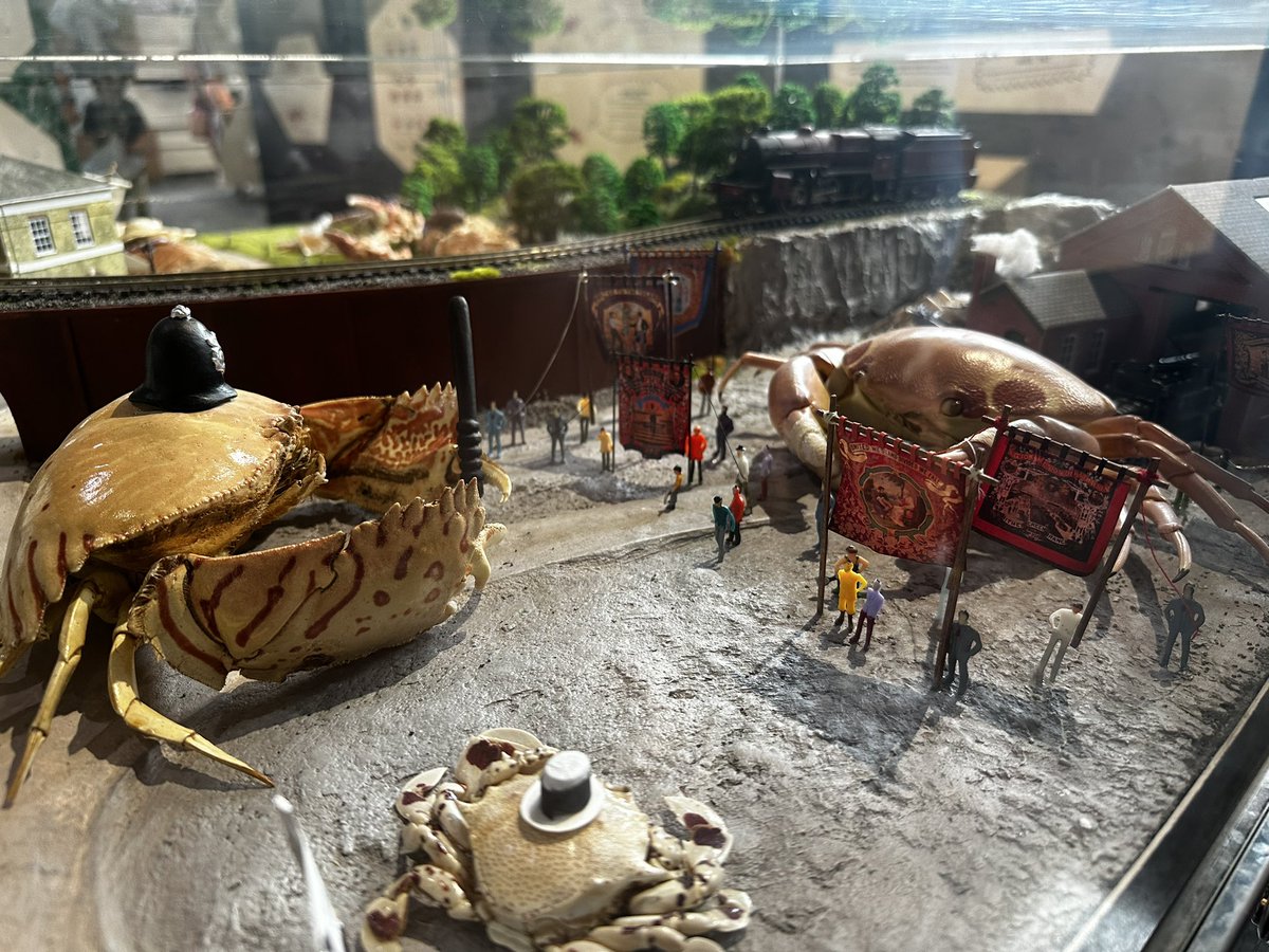 higgyC's tweet photo. The Crab Museum in Margate has some extremely online merch and a diorama of a unioncrab in a picket line holding against the police and a crab in a top hat representing the British Fascists. Very informative! https://t.co/WsrnnOn0pk