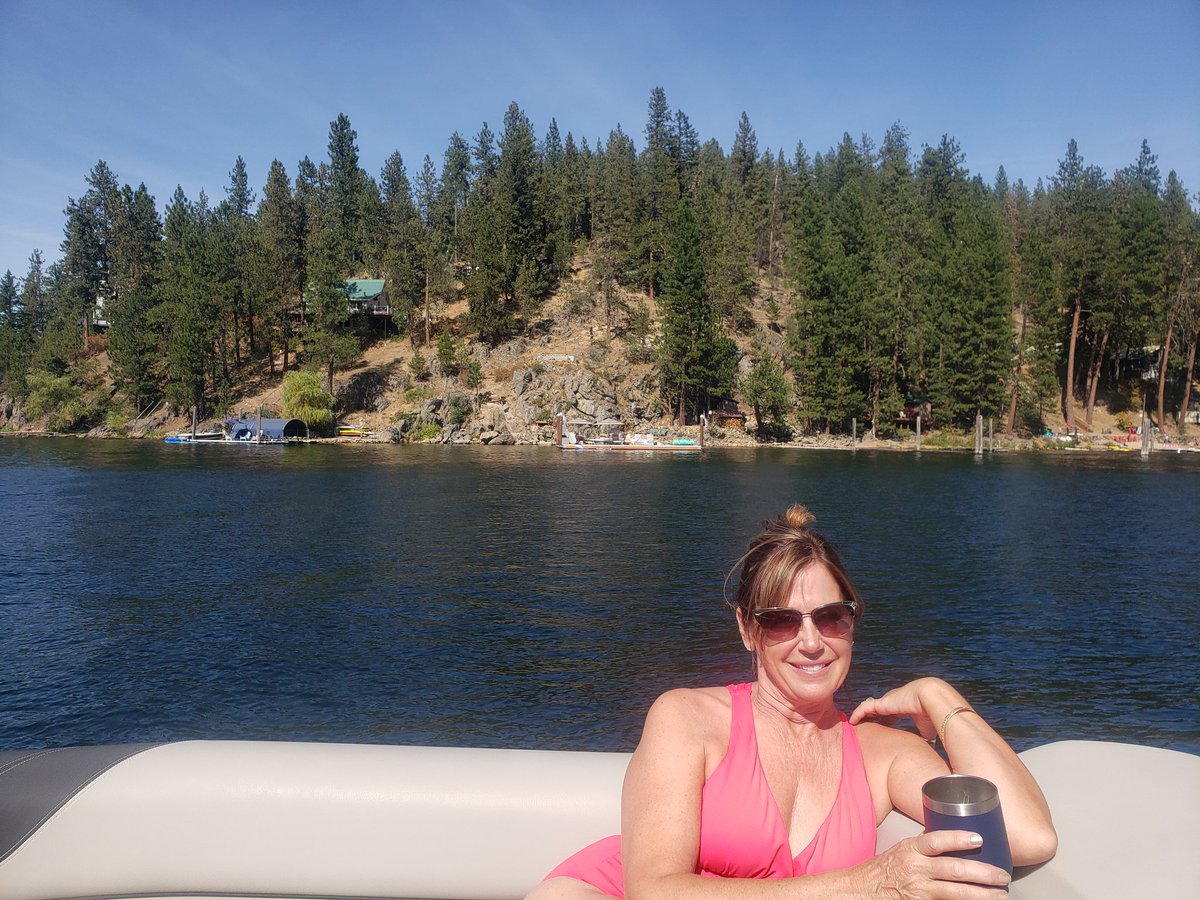 Lake time in the beautiful Inland Northwest.  #coeurdalenelake