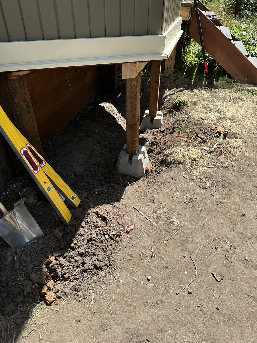 #BayWindow is all supported now, next phase is #framing to accept the black corrugated #metalskirting that will finish it off.
#VicWest #project #Vintage1908