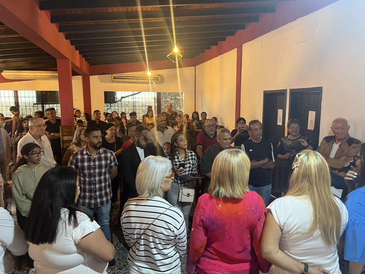 alexandermirele's tweet photo. Participamos en merecido homenaje a Nelson Fajardo gloria deportiva de nuestro estado Cojedes. Felicito a toda la directiva del Club Canario Venezolano patrimonio de todos y ejemplo para toda Venezuela 🇻🇪 https://t.co/mv1gLd3X8O