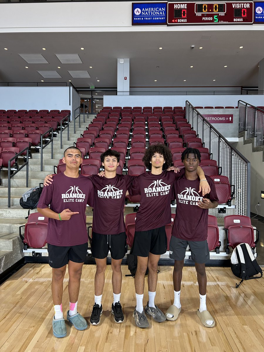 Great time at the <a href="/RoanokeMBB/">Roanoke Men's Basketball</a> Elite Camp today!  Thanks for having our guys Coach <a href="/Clay_Nunley/">Clay Nunley</a>‼️
🏀🏀🏀🏀

<a href="/jasonpennn/">Jason Penn</a> 
<a href="/fudd_jose/">Jose Fudd</a> 
<a href="/Omar_phillips0/">Omar Phillips</a> 
#marshallpride