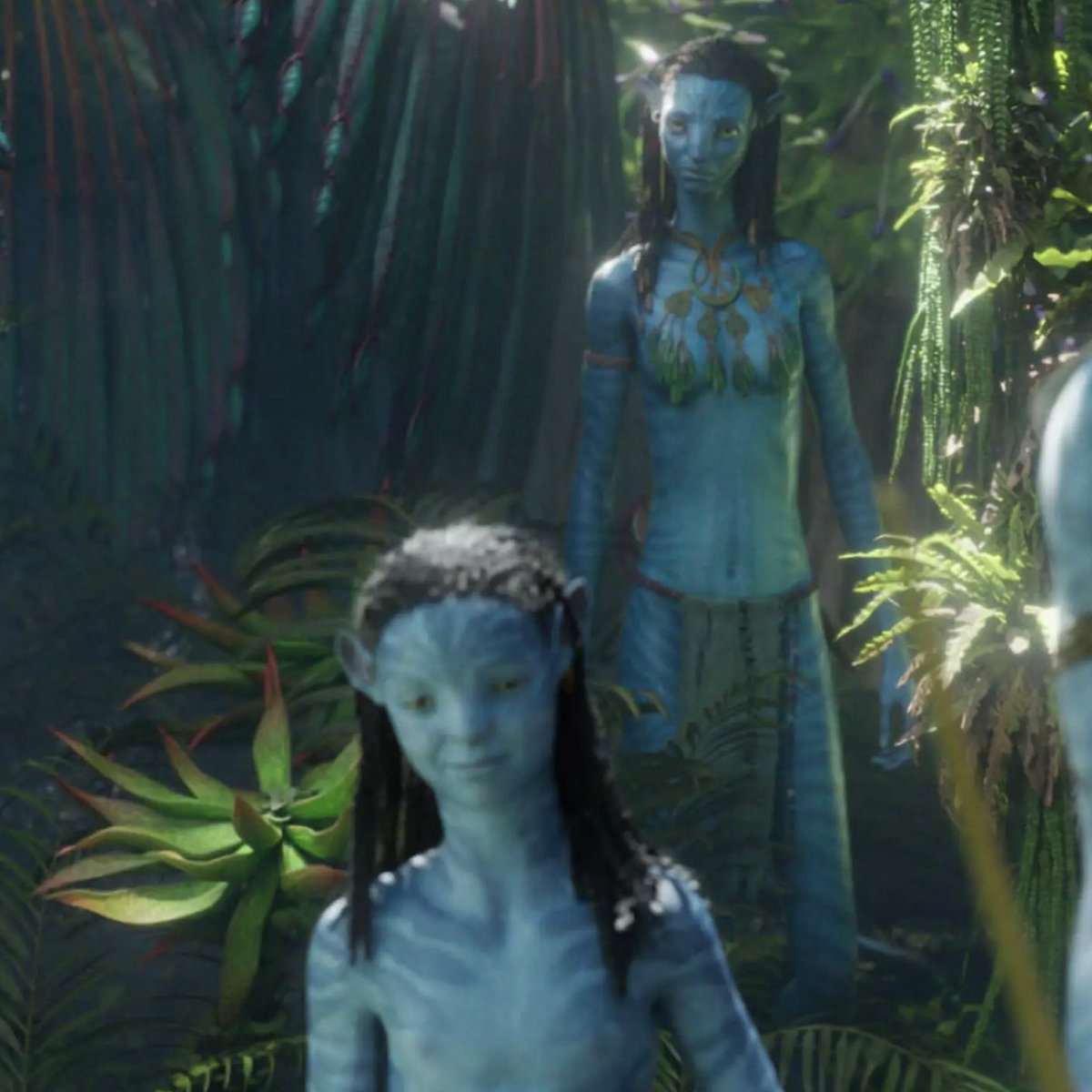 netelvr's tweet photo. I wish we could’ve seen more depth into their relationship. They seemed very close ☹️💙 #neytiri #neytirisully #neteyam #neteyamsully #avatar #avatarthewayofwater https://t.co/2YPCXecRwU