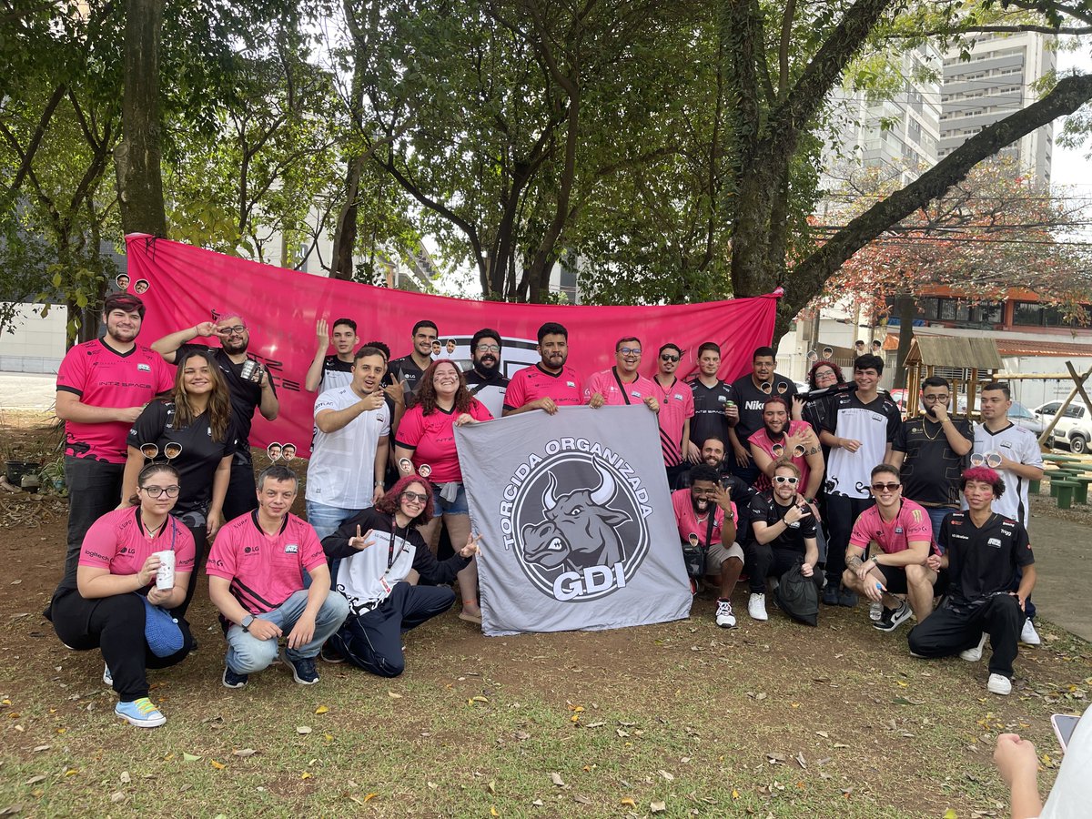 É muito foda ver tudo o que organizamos pra torcida dando certo! 

Desculpa qualquer coisinha, aos poucos vamos aprimorando tudo pra oferecer o melhor pra vocês 🩷

Valeu pela presença! A vitória não veio mas vocês brilharam! 🚀

<a href="/elocativa/">elô</a> @GDIntz <a href="/UBarbaNegra/">INTZ BarbaNegra</a> e todo o resto 🩷