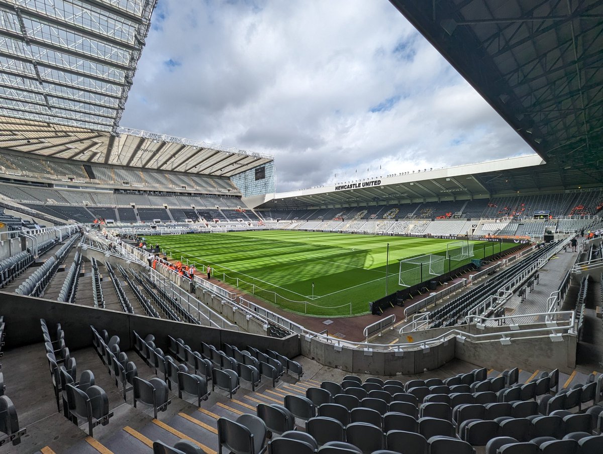 Patrick_Rice's tweet photo. Incredible day at work, working with an absolutely incredible team, incredible staff, and an incredible, caring Boss, helping make things special and memorable for our fans...
❤️⚽
@NUFC
#CaringClub https://t.co/IC3kEpOxV0