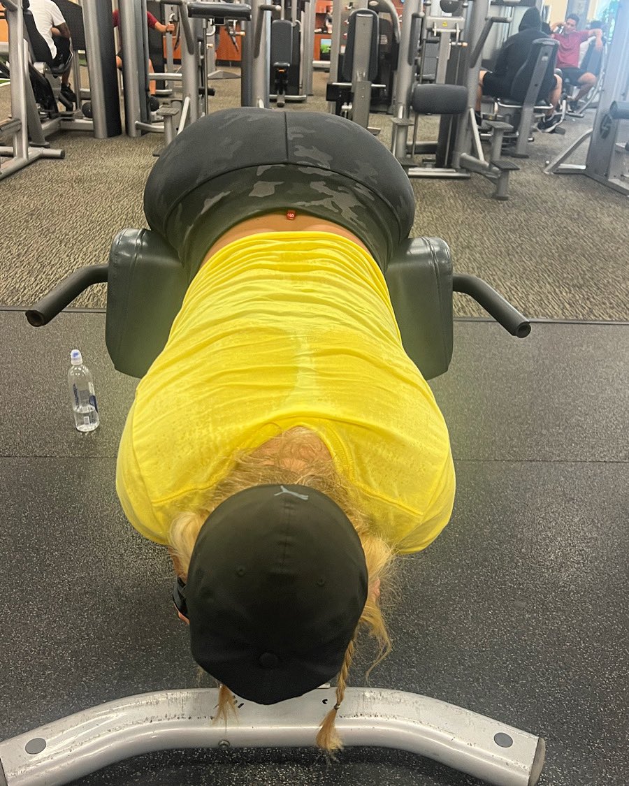 With an itty bitty waist and a round thing in your face……. #sirmixalot #sweat #pigtails #rebel #aew