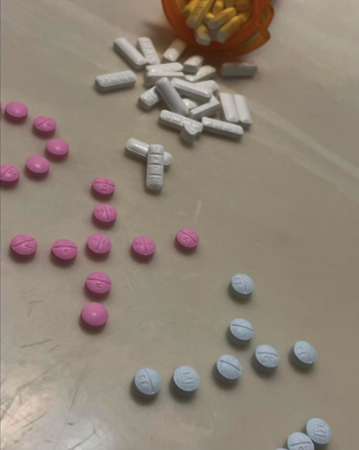 InfluentialDrew's tweet photo. 📱📲

#Roxy #Oxy #Valium #snowwhite #purpledrink #buds #kush #bearday https://t.co/o6lQ3yjNx5