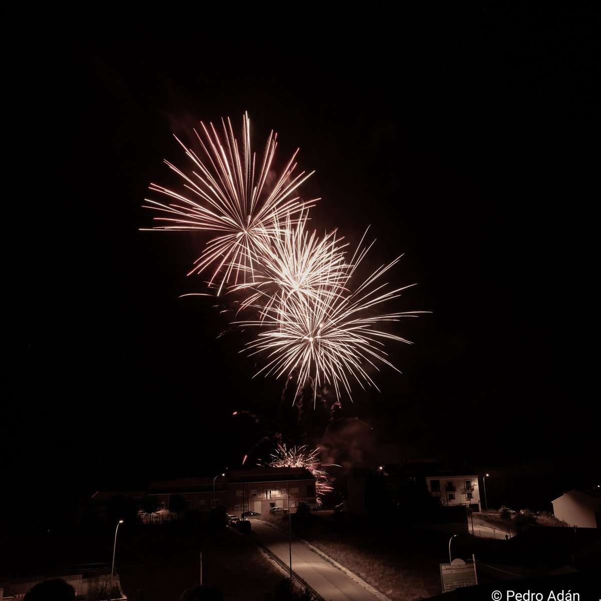 Fuegos artificiales en honor de Nuestra Señora de la Blanca de #Ruidera...

#fuegosartificiales #fotonocturna #fotografianocturna #Fotografía #photography #foto #photo