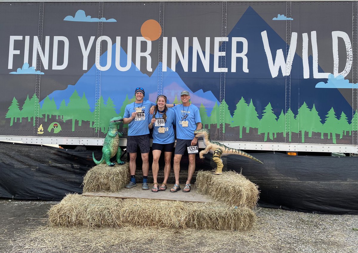 wAKAflash's tweet photo. WE DID IT 💪🏻 32 miles in under 24 hours, CRUSHED our first @RagnarRelay Black Loop experience! SUCK IT, CANCER! #EastMeetsWestFCancer #outruncancer⚡️ #bEatoncancertogether #ragnarappalachians https://t.co/E3LUE7BybS