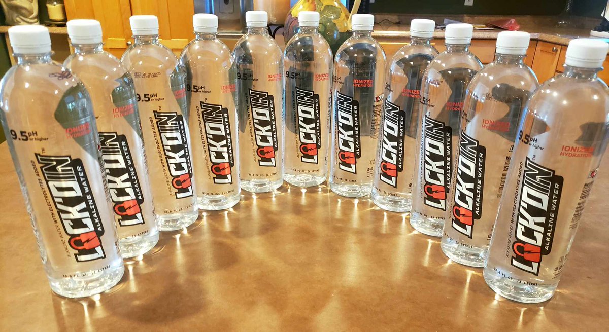 DrJay0Jason's tweet photo. @lockdinjoe @LiveLockdIn https://t.co/oUi1CRLDD6 has done it again! Way to go @lockdinjoe and the @LiveLockdIn team. The #lockdin packaging is off the charts. Back from a biz week in the 352, the basement is calling my name. The comeback fueled by the NEW #alkaline water restarts tomorrow... https://t.co/qwI0iglYkL