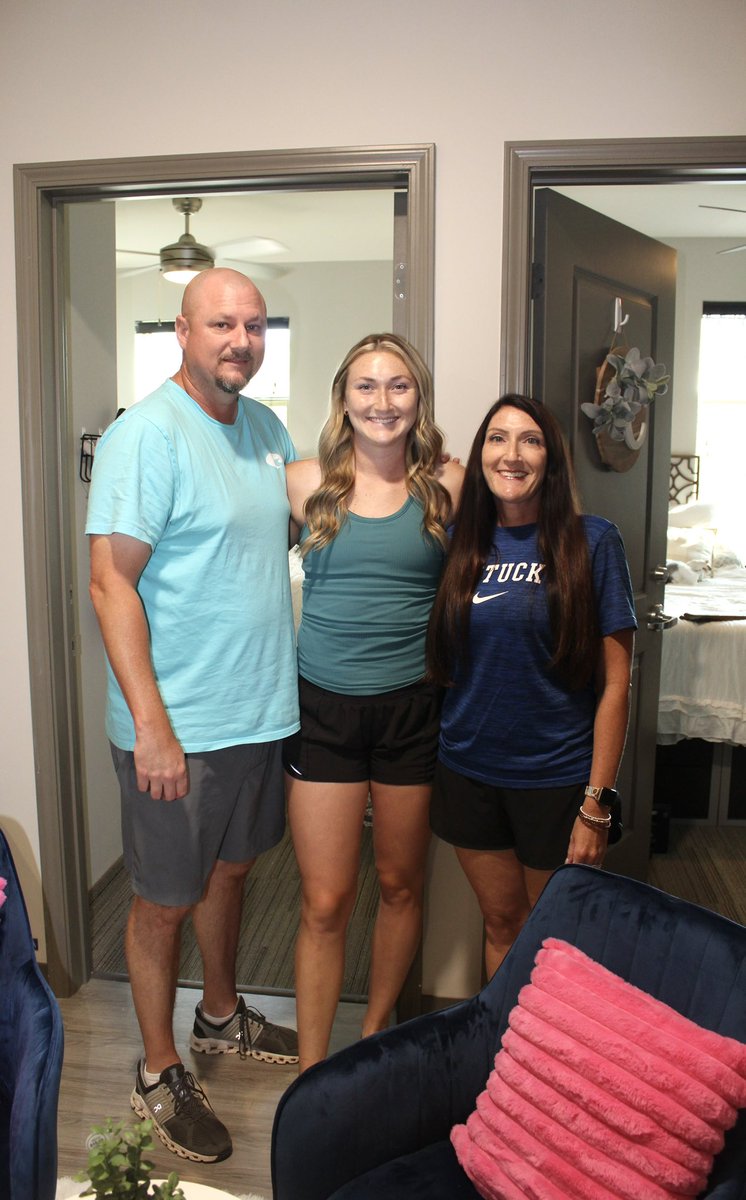 UKsoftball's tweet image. 4 more 💙💙
@SydneyLangdon2 
@emoryruthd2023 
@AllyHutchins31 
@CamrynLookadoo