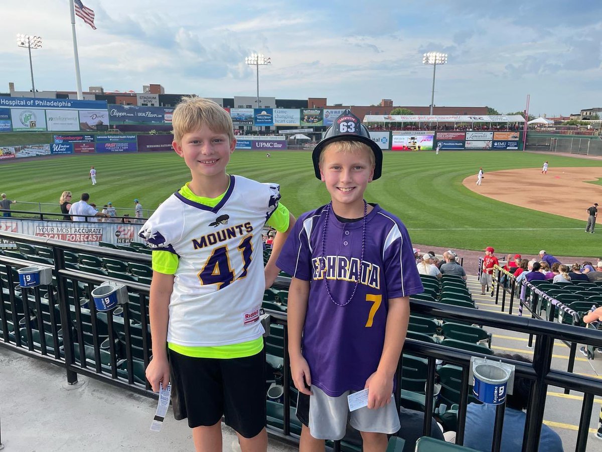 It’s a great night for some Lancaster Barnstormers baseball, especially when purple and gold is filling the stadium. Thanks for showing your school pride, Mountaineers! 💜💛