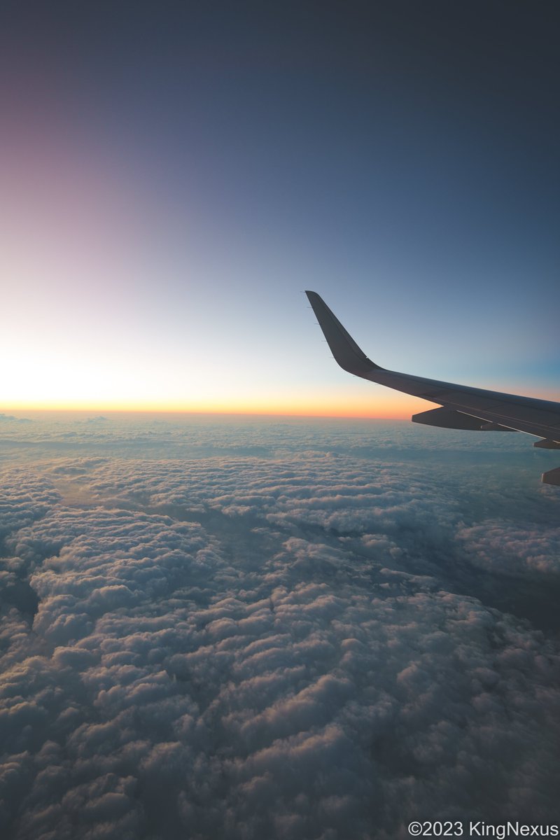 The thing about aviation is that when it comes to early morning flights, you always get the best views at sunrise.📸Me