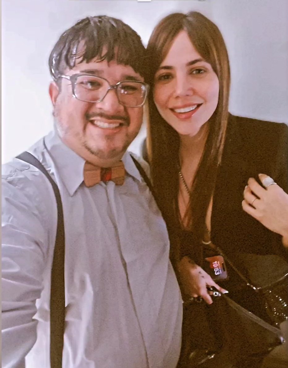 Leonelalopez92_'s tweet photo. @RomiUhrig lista para salir a escena foto con una de las #Yararas https://t.co/w2PPAtfUiL