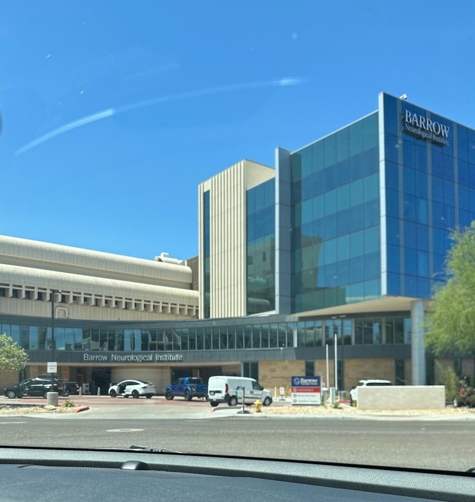 drkhariprasad's tweet photo. It was a privilege to visit Barrow Neurological Institute, in Phoenix, AZ - a Global Centre of Excellence in Neurosciences. Dr. Lawton, President &amp; CEO and his team explained about the outstanding diagnostic, therapeutic, academic, research &amp; rehabilitative work.
 
@BarrowNeuro https://t.co/NdLKsi23ru
