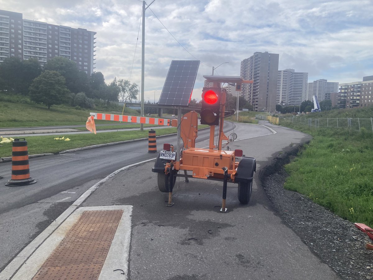 OCT_Fan's tweet photo. Hey @OC_TranspoHelps who’s bright idea was to place this machine so as to block an accessible wheelchair ♿️ route at Lincoln Fields Stn  cc #ottroll #ottped #ottbike @tm_kavanagh https://t.co/fUw6AgufFx