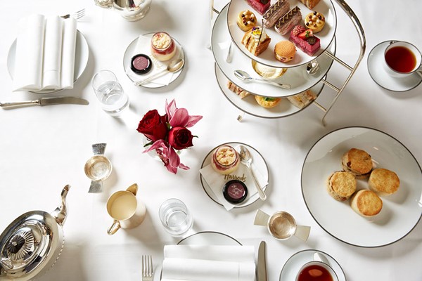 #AfternoonTeaWeek FINAL DAY!
Win Champagne Afternoon Tea for two at Harrods Tea Rooms: prf.hn/l/lGWqQRQ 
1. Retweet this post 
2. Reply with the person you'd take &amp; #AfternoonTeaWeek
Good Luck!