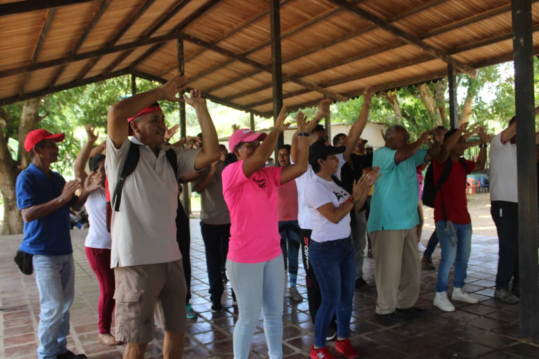Nos fuimos este #Sabado a  compartir y disfrutar de un Sancocho Comunitario junto al Equipo Político Municipal y Parroquial de Fernando Giron Tovar y Luis Alberto Gomez del <a href="/PartidoPSUV/">PSUV</a>, encuentro donde el carisma y alegria que caracteriza al pueblo Chavista estuvo presente.