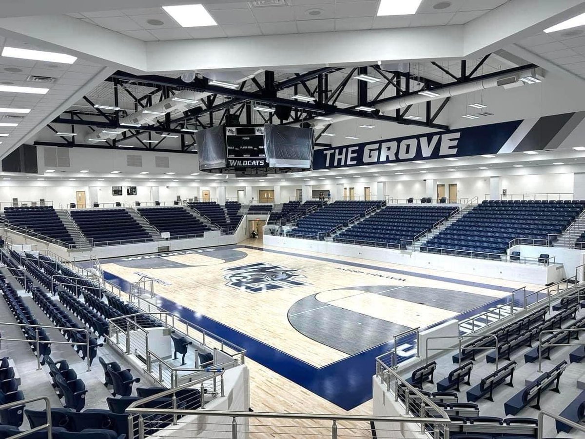 JoePompliano's tweet photo. Walnut Grove High School just opened in Prosper, Texas, and the facilities are better than some D1 colleges 😳

(📷: @MaxPreps) https://t.co/QigXj1Tf0u
