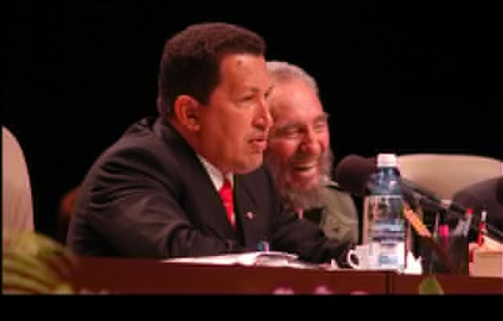 "Hoy guardo un especial recuerdo del mejor amigo que tuve en mis años de político activo, quien muy humilde y pobre se fraguó en el Ejército Bolivariano de Venezuela: Hugo Chávez Frías." Fidel, 2013. (Foto: Ahmed Velazquez) #FidelPorSiempre